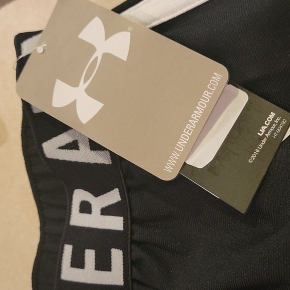 NEW! UNDER ARMOUR Girls Play Up Gym Athletic Shorts. - Picture 3 of 4